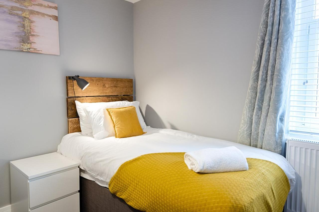 3 Rm Studio, Open-Plan Living, Dining, & Kitchen Llanelli Exteriör bild