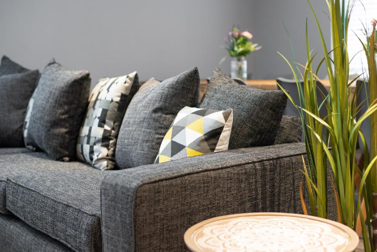 3 Rm Studio, Open-Plan Living, Dining, & Kitchen Llanelli Exteriör bild