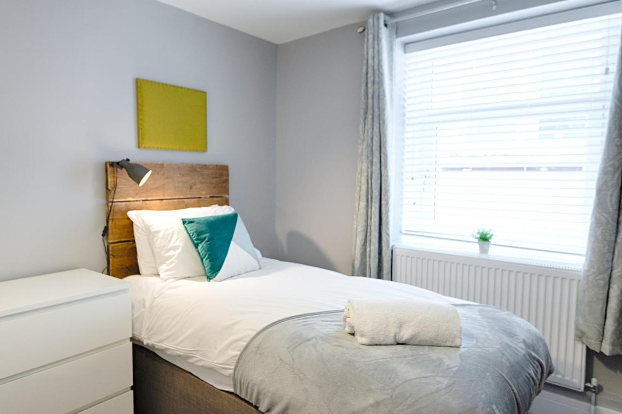 3 Rm Studio, Open-Plan Living, Dining, & Kitchen Llanelli Exteriör bild